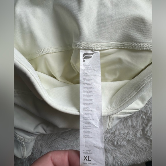 Therma-Flex HW Reflective Pocket Legging - Picture 5 of 8